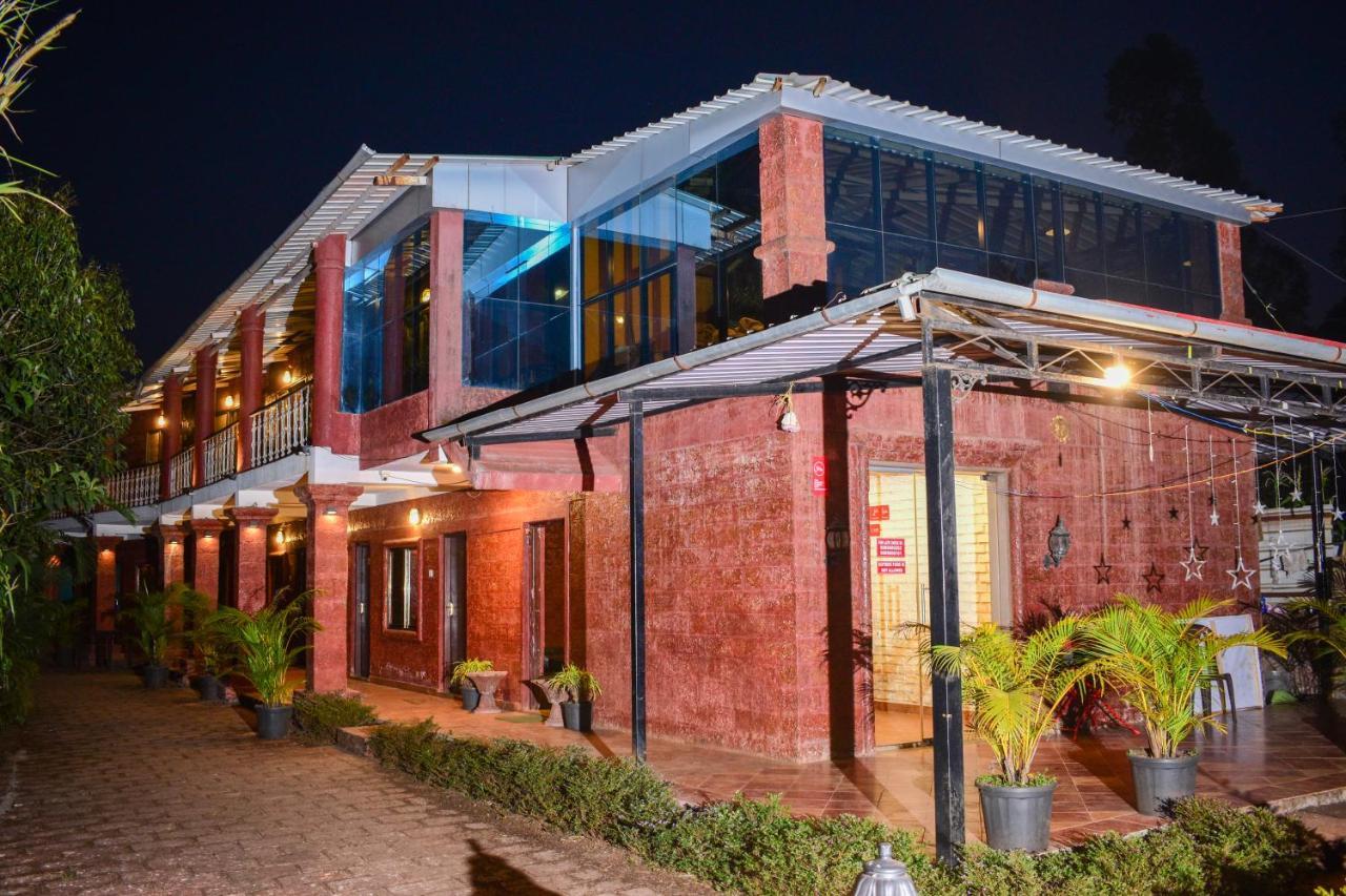 Hotel On The Rocks Mahābaleshwar Exterior foto